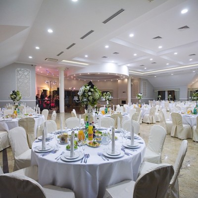 Professioneller Banketttisch rund klappbar Durchmesser D - 160 cm 76 cm Hoch mit Lärmschutz