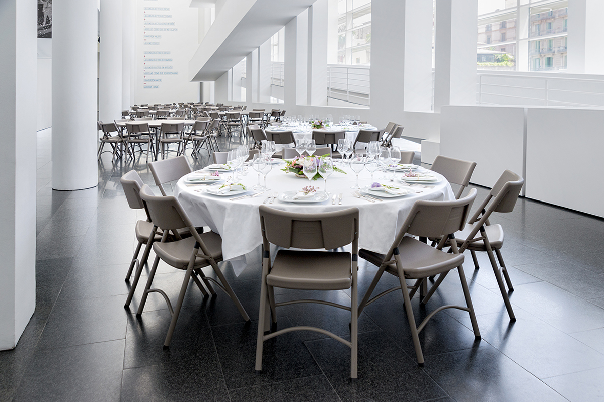 023 planet150 - Runder Klapptisch 150cm für Catering