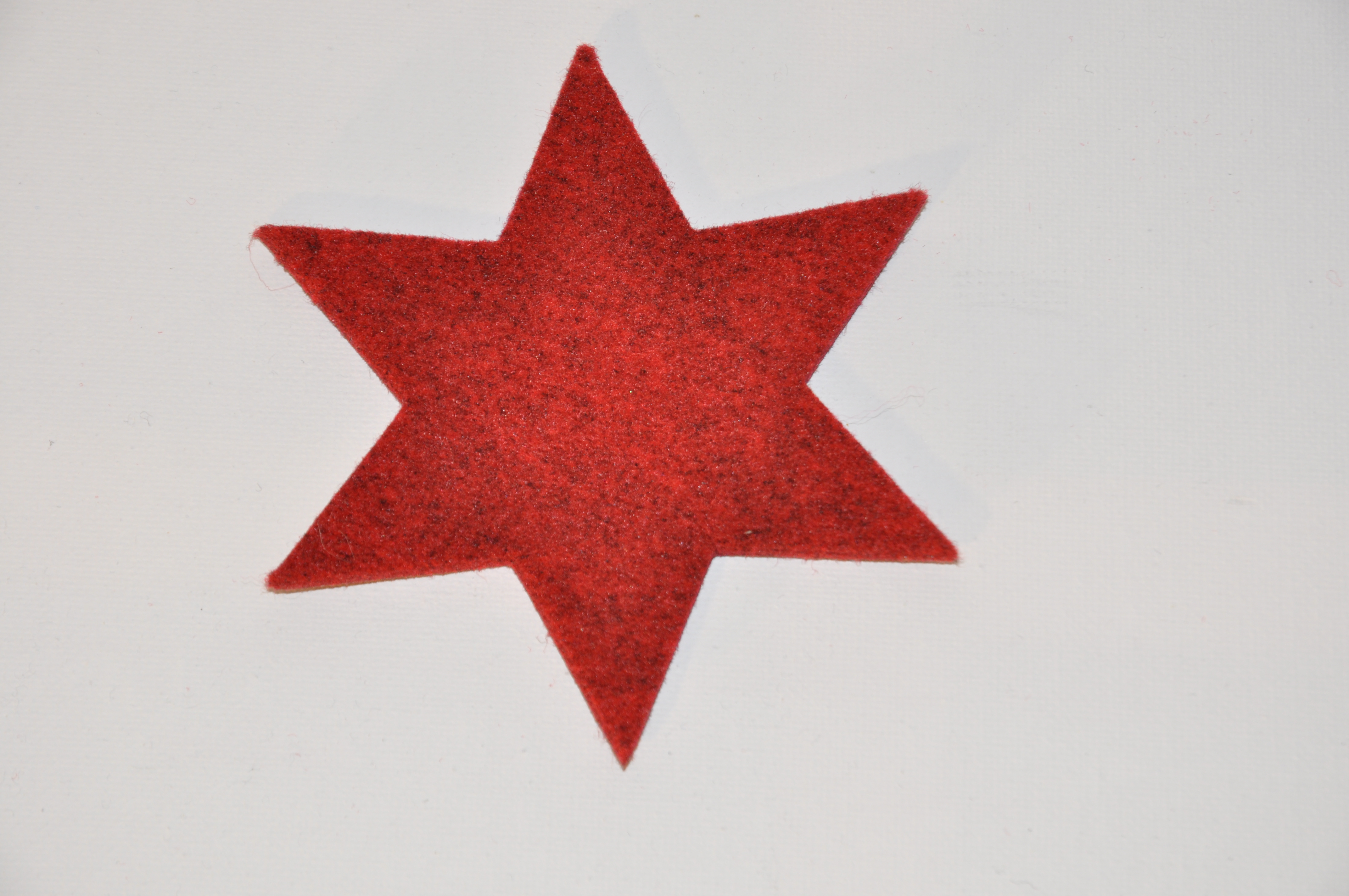 DSC_0139 Filzsterne 3,5cm dunkelrot/grau gemischt ( 20 Stück )